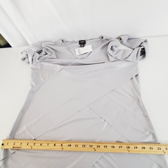 Chico's Travelers Liquid Shimmer Layered Top Size L in Feather Stone NEW Stretch - Picture 9 of 13